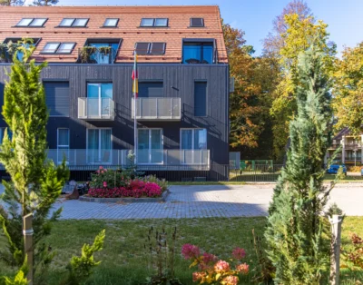 Elena Juodkrantė (5asm.) su balkonu